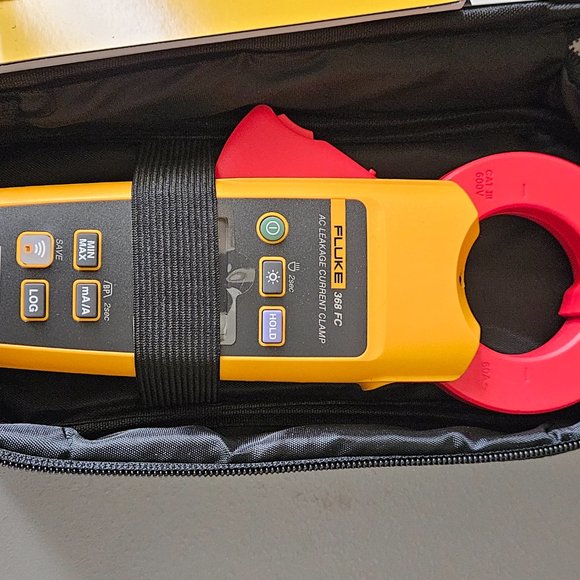 NEW FLUKE 368 FC LEAKAGE TESTER - Picture 5 of 6